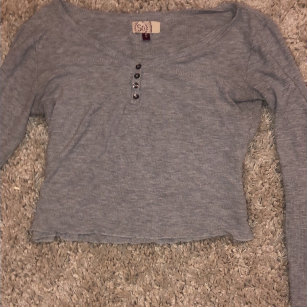 Grey long sleeve cropped top